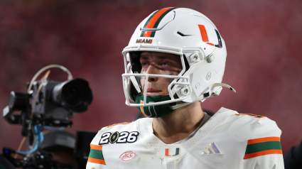 El prospecto de quarterback de los Browns, con 12,000 yardas, responde en dos palabras sobre jugar en Cleveland.