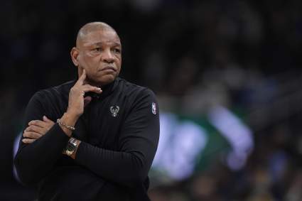 Los Milwaukee Bucks fichan a un tirador de tres puntos antes del partido contra los Knicks