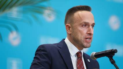 El mejor cornerback comparte sus sentimientos sobre el entrenador de los Dolphins antes del Draft de la NFL.