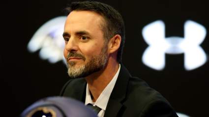 Jesse Minter, entrenador en jefe de los Ravens, tiene "mucha información" sobre un agente libre clave