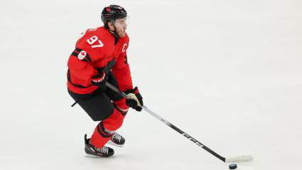 Se revelan las combinaciones de líneas y los porteros titulares para el partido por la medalla de oro entre Canadá y Estados Unidos.