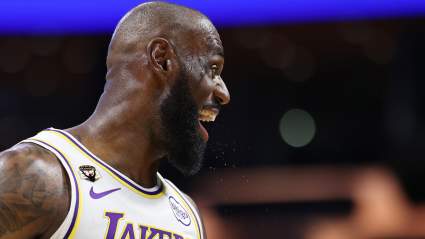 LeBron James de los Lakers envía un mensaje a sus compañeros tras la derrota aplastante