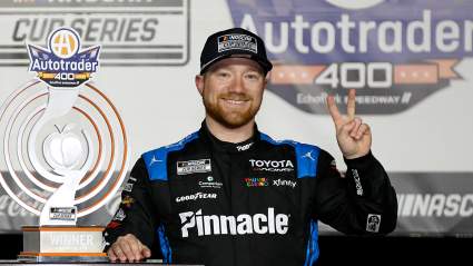 Tyler Reddick de NASCAR aparece en WWE Raw