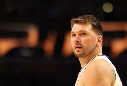 Luka Doncic hizo historia con Los Angeles Lakers en una desgarradora derrota ante los Suns