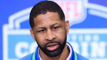 Los Browns advierten a los mariscales de campo ante la llegada de la agencia libre