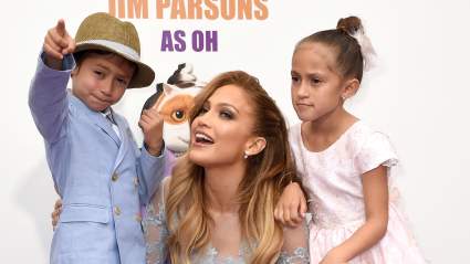 Jennifer Lopez celebra el cumpleaños número 18 de los gemelos Max y Emme:
