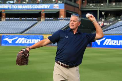 Los Bravos fichan a Peyton, hijo del miembro del Salón de la Fama Tom Glavine, en un contrato de ligas menores