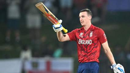 El gol de Harry Brook impulsa a Inglaterra a las semifinales del Mundial T20