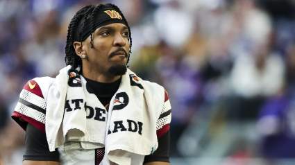 El mariscal de campo de los Commanders, Jayden Daniels, recibió una dura advertencia desde dentro