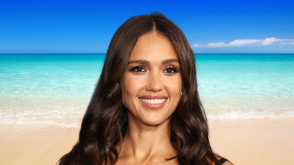 Jessica Alba luce espectacular en bikini en la playa tras su divorcio: FOTOS