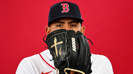 Apuesta de 130 millones de dólares de los Red Sox muestra una bandera roja temprana en su debut