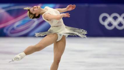 Conozca a las patinadoras artísticas del equipo estadounidense: Amber Glenn, Alysa Liu e Isabeau Levito buscan poner fin a una sequía de medallas olímpicas de 20 años.