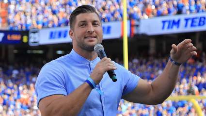 Analista compara a Tim Tebow con prospecto de quarterback para el Draft