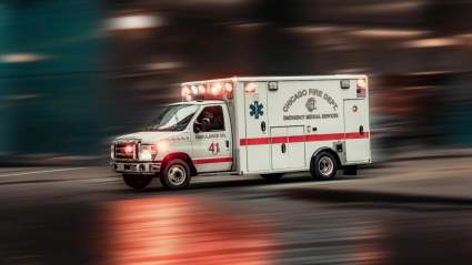 Estrella de country hospitalizada por sepsis potencialmente mortal