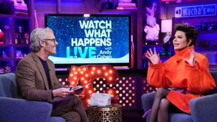 Lisa Rinna bromea sobre su dramático truco durante un momento sincero con Andy Cohen.