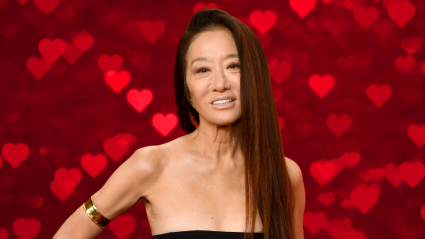 Vera Wang, de 76 años, luce deslumbrante con un vestido rojo transparente para San Valentín: FOTOS