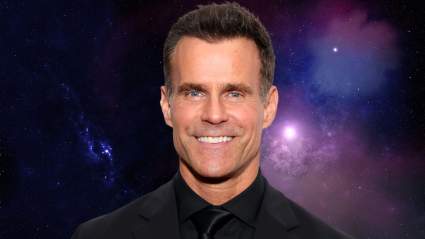 Cameron Mathison hace alarde de unos abdominales firmes mientras celebra la remisión del cáncer.