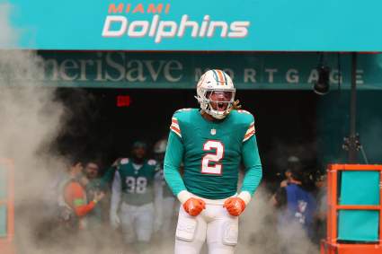 Los Chargers reciben un salvavidas gracias al defensor de los Dolphins