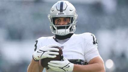 El gerente general de los Raiders, John Spytek, no se contiene con Jack Bech