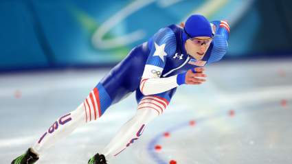 Jordan Stolz perdió la historia olímpica tras una sorprendente victoria en los 1500 m