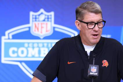 Jason Licht insinúa grandes movimientos para los Bucs en el Combine