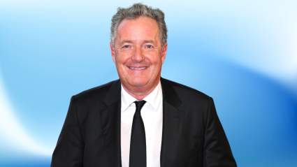 Piers Morgan usa valientemente dos bastones en su primera salida desde que se fracturó la cadera: VIDEO