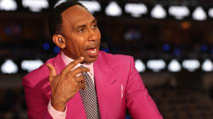 Stephen A. Smith dice: "¡Qué vergüenza, Chicago!", mientras el gobernador afirma que los Bears se van de Chicago.