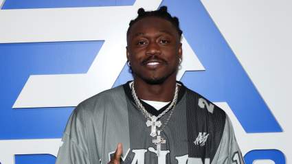 La búsqueda de AJ Brown por parte de los Patriots recibe una importante actualización tras revelarse el precio de venta de los Eagles