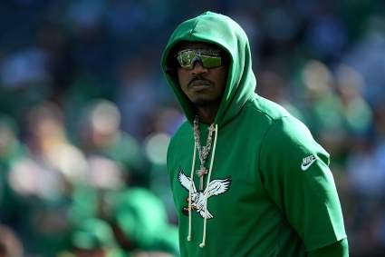 Los aficionados de los Eagles reciben nuevas noticias sobre AJ Brown tras el traspaso de Jaylen Waddle.