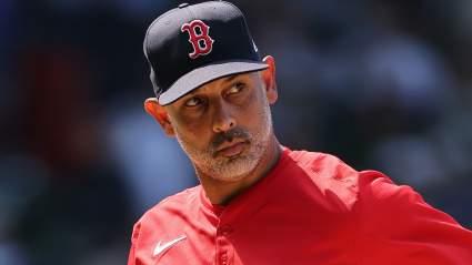 El mánager de los Red Sox, Alex Cora, envía un mensaje alto y claro sobre el joven lanzador en ascenso