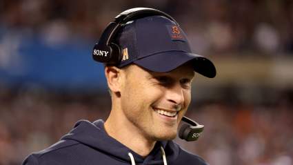 El entrenador de los Bears, Ben Johnson, respalda al exjugador de los Lions en medio de una "separación incómoda".