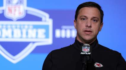 Las noticias sobre traspasos de los Chiefs impulsan una predicción de giro de 180 grados tras la agencia libre de la NFL.