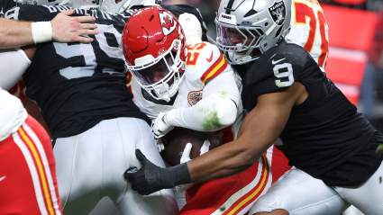 El corredor de los Chiefs se marcha a un rival de la NFC tras una extraña etapa en Kansas City.