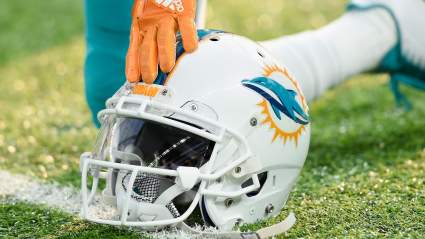 El ex receptor All-Pro de los Dolphins anuncia su retiro