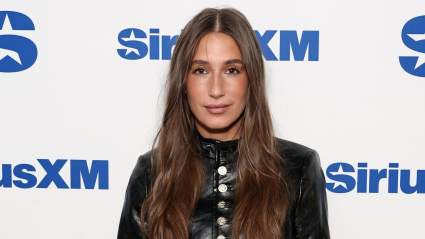 Amanda Batula ofrece a sus fans un vistazo a su nuevo apartamento tras su ruptura con Kyle Cooke.