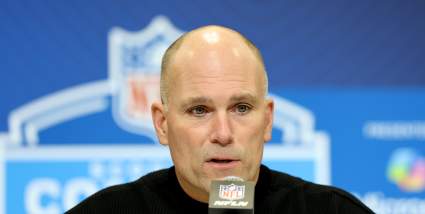 Se insta a los Ravens a realizar una "jugada ideal" para fortalecer la defensa