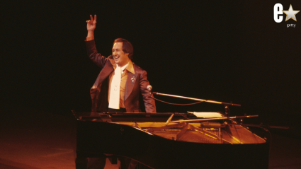 Surgen más detalles sobre el desgarrador fallecimiento del legendario cantante Neil Sedaka.