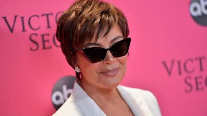 Millones de personas en China están reemplazando sus rostros con el de Kris Jenner para conseguir el trabajo de sus sueños.