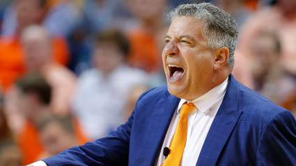 El director deportivo de Miami (Ohio) critica duramente a Bruce Pearl por sus comentarios sobre el torneo de la NCAA.