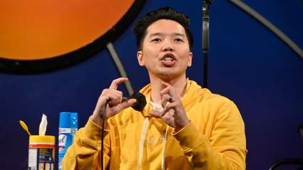 Antes de su fallecimiento, el actor de Blue Bloods, Alex Duong, tenía planeada una gira por 41 estados; su familia de comediantes de Los Ángeles respondió con un espectáculo benéfico.