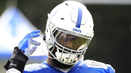 Los Raiders dan $48 millones a un ex jugador de primera ronda de los Colts para reemplazar a Maxx Crosby