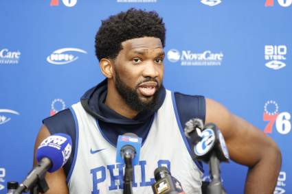 Los Philadelphia 76ers anuncian a sus titulares contra los Chicago Bulls tras la noticia sobre Joel Embiid.