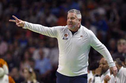 El entrenador de SMU critica duramente a Bruce Pearl por su actuación contra Miami (Ohio). Comentarios
