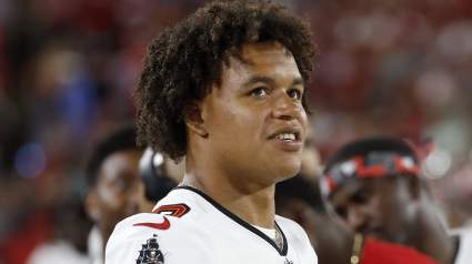 Los Eagles fichan a un exjugador de primera ronda de 1,96 metros y 118 kilos.