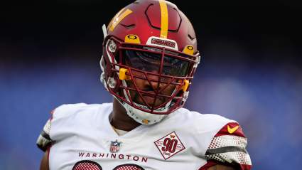 Ex selección de primera ronda de los Commanders consigue contrato de $28 millones en la AFC