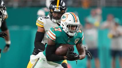 Jaylen Waddle, objetivo rumoreado de los Steelers, fue traspasado a los Broncos.