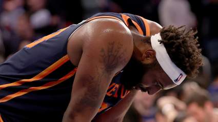 Mitchell Robinson parece lesionado horas después de que los Knicks elogiaran su plan de salud