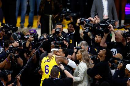La estrella de la NBA LeBron James hace una emotiva declaración tras el partido Lakers-Nuggets