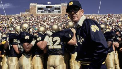 El legendario entrenador de Notre Dame, Lou Holtz, muere a los 89 años