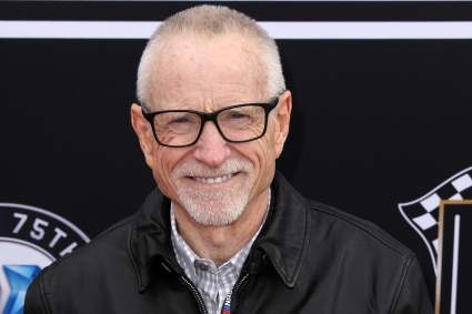 La leyenda de NASCAR, Mark Martin, será el piloto honorario del auto de seguridad de Goodyear 400